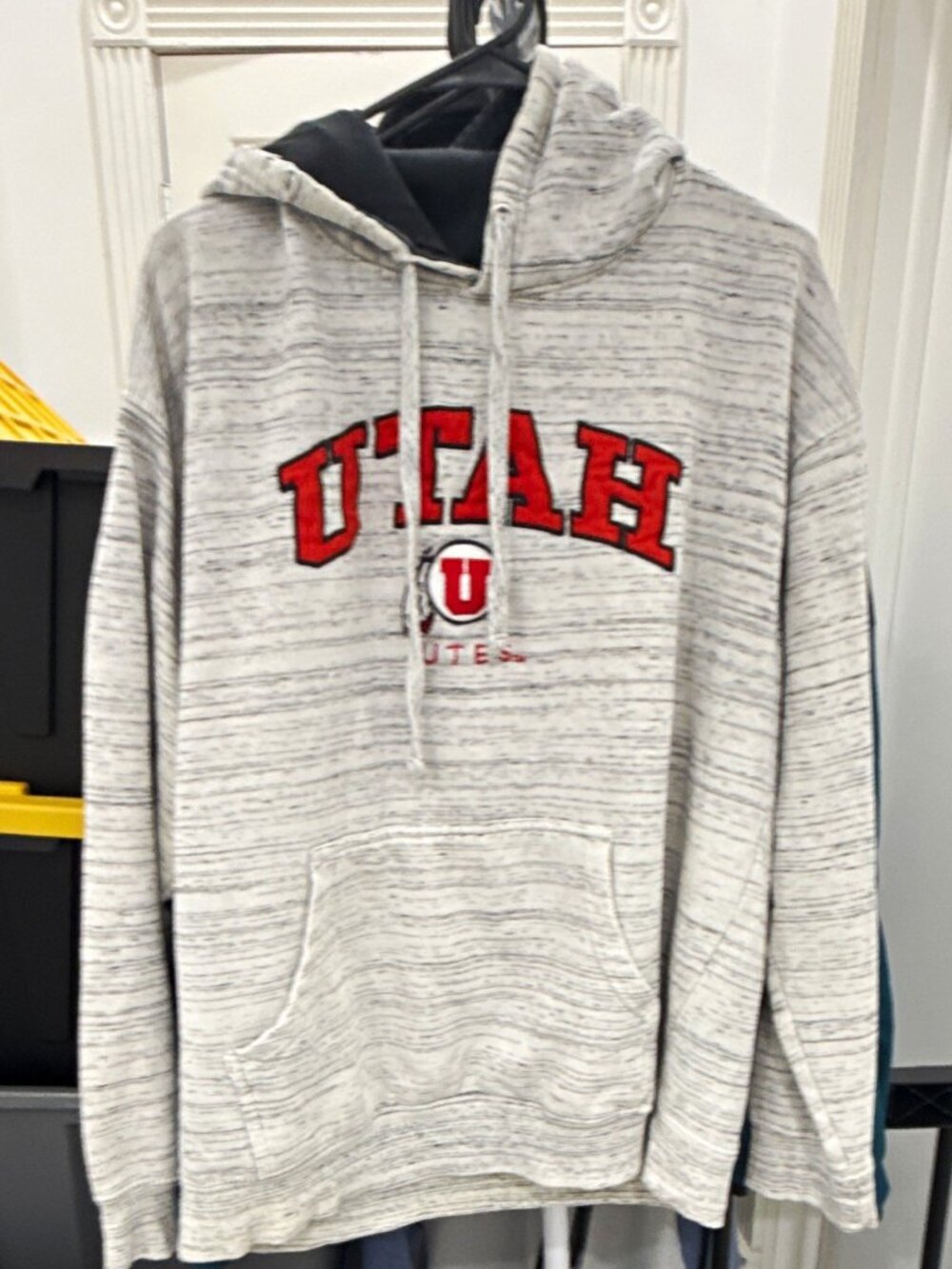 TSI Utah Utes Gray Pullover Hoodie Sweatshirt University of Utah
